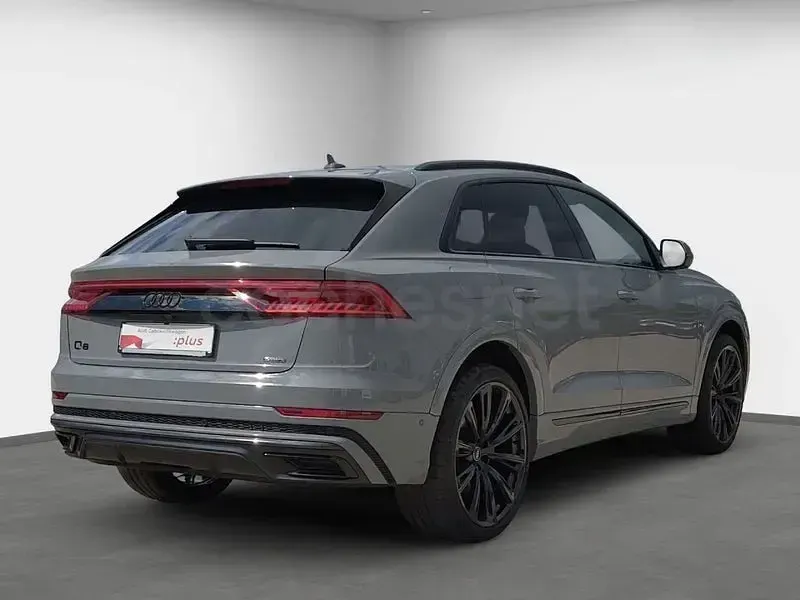 Usado Audi Q8 286 CV (210 kW) 2023 Gris / plata SUV
