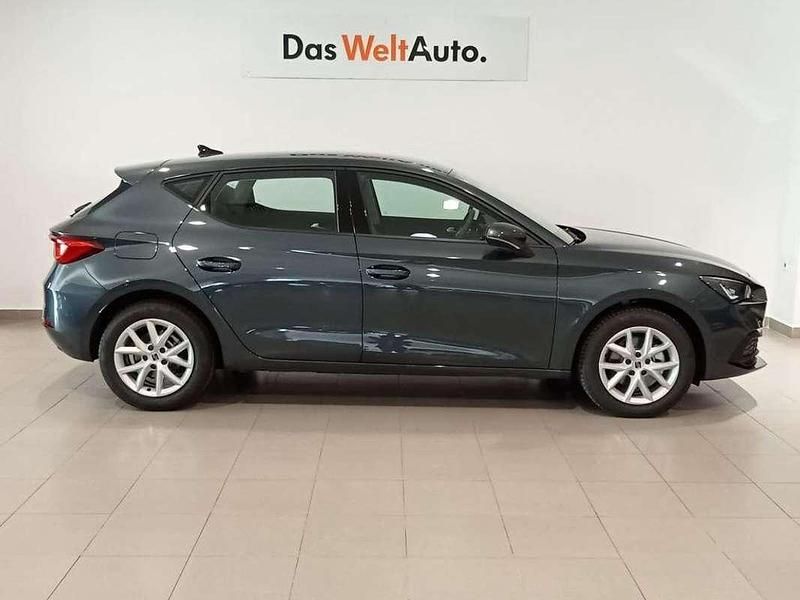 Usado Seat Leon Style 116 CV (85 kW) 2024 Gris Utilitario