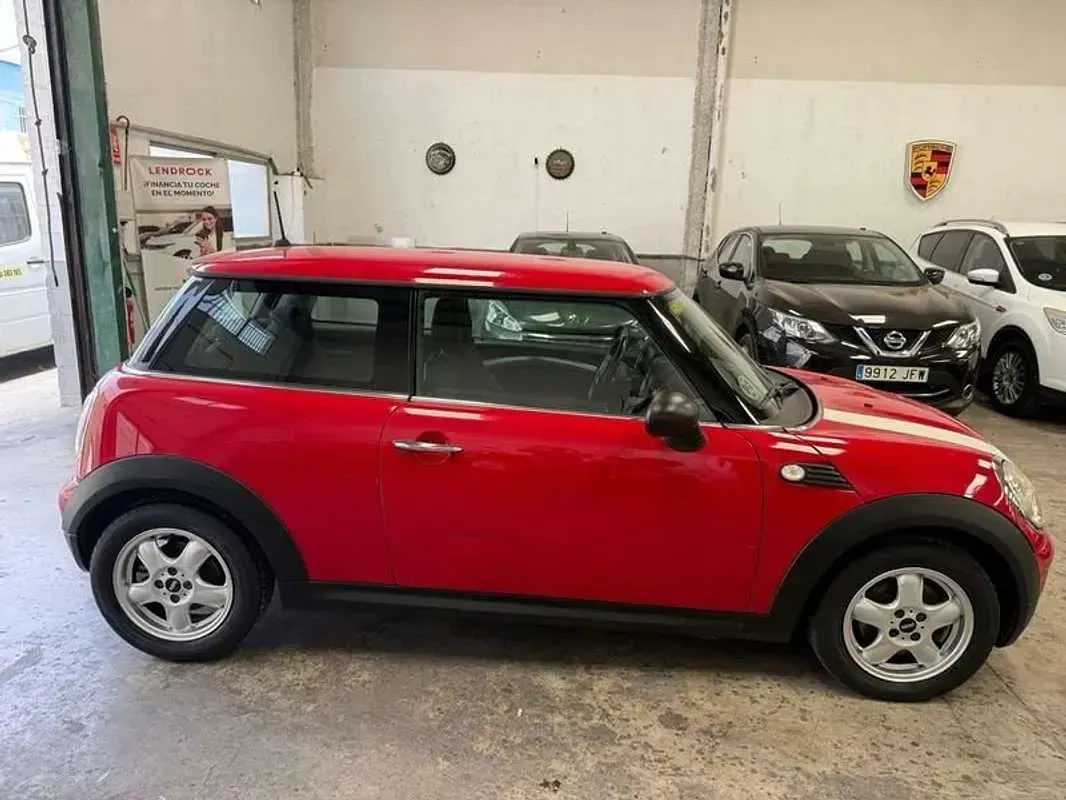 Usado Mini Cooper 90 CV (66 kW) 2010 Rojo Utilitario