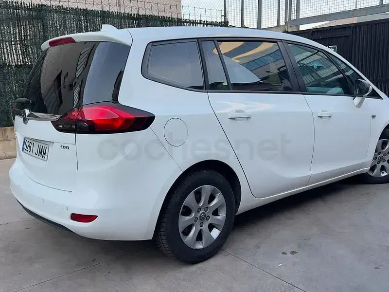 Usado Opel Zafira Tourer Expression 120 CV (88 kW) 2016 Blanco Monovolumen