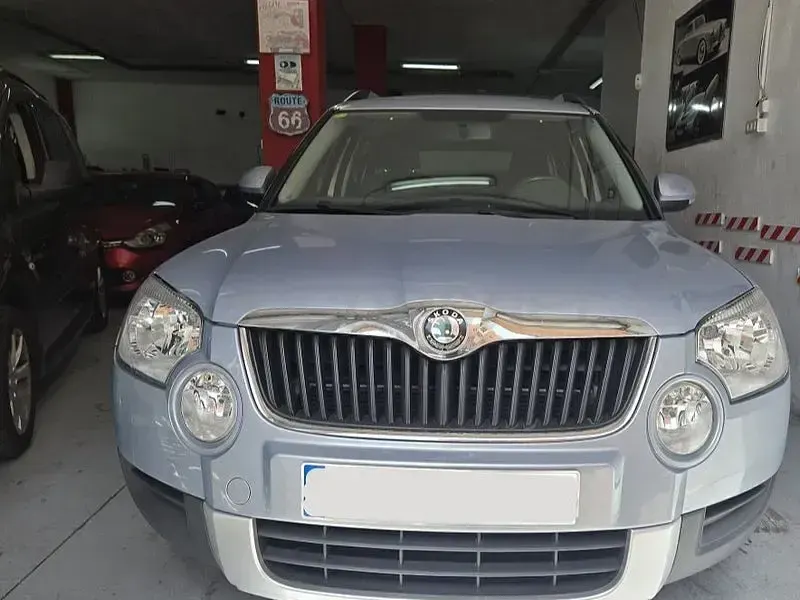 Usado Skoda Yeti Experience 140 CV (102 kW) 2010 Azul SUV