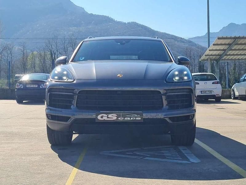 Usado Porsche Cayenne 462 CV (339 kW) 2019 Gris SUV