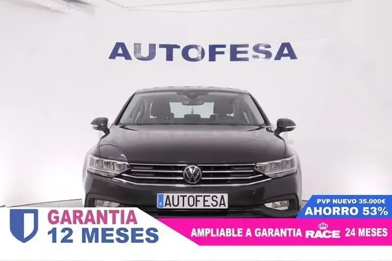 Usado VW Passat 122 CV (89 kW) 2022 Gris / plata Familiar