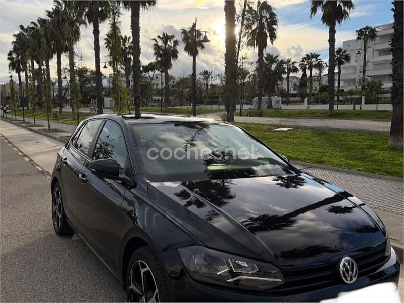 Usado VW Polo Edition 75 CV (55 kW) 2018 Negro Utilitario