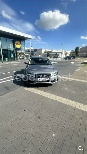 Usado Audi A4 136 CV (100 kW) 2011 Gris / plata Berlina