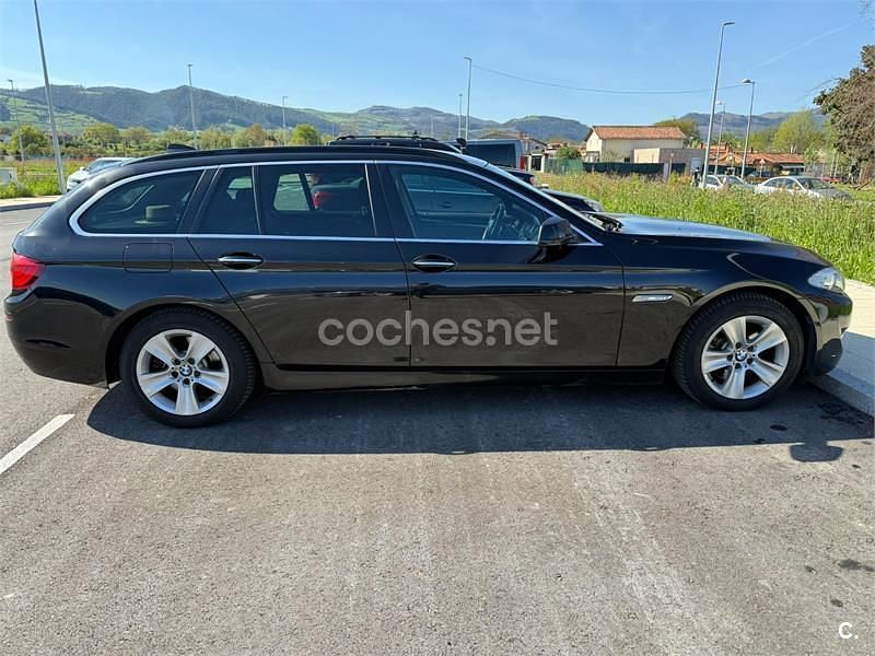Usado BMW 520 177 CV (130 kW) 2011 Negro Familiar