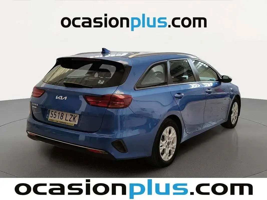 Usado Kia Ceed 120 CV (88 kW) 2022 Azul Utilitario