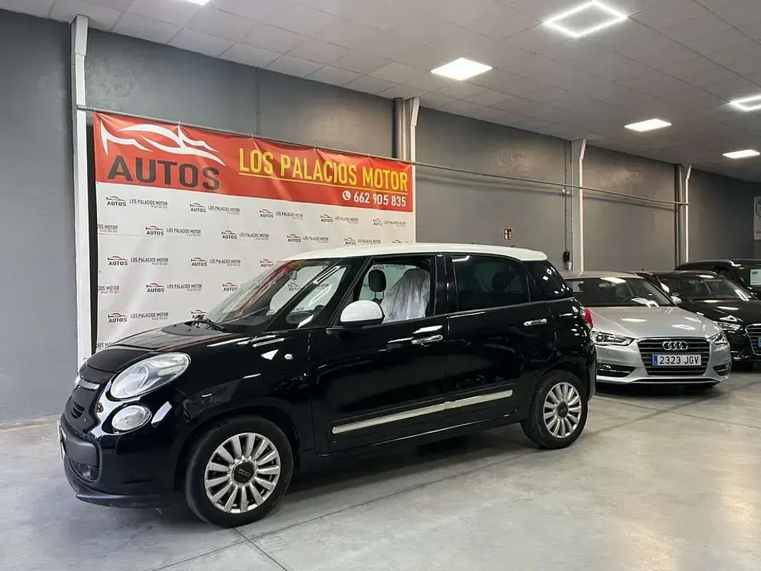 Usado Fiat 500L Living 120 CV (88 kW) 2015 Negro Monovolumen