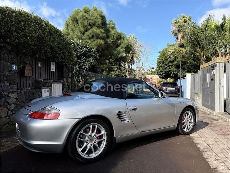 Usado Porsche Boxster 228 CV (167 kW) 2004 Gris / plata Descapotable