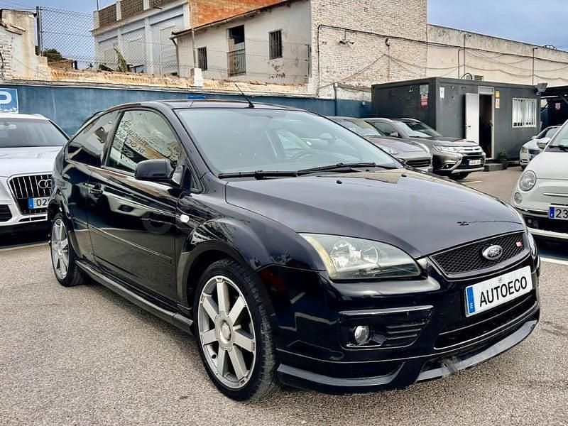 Usado Ford Focus Trend 100 CV (73 kW) 2007 Negro Berlina