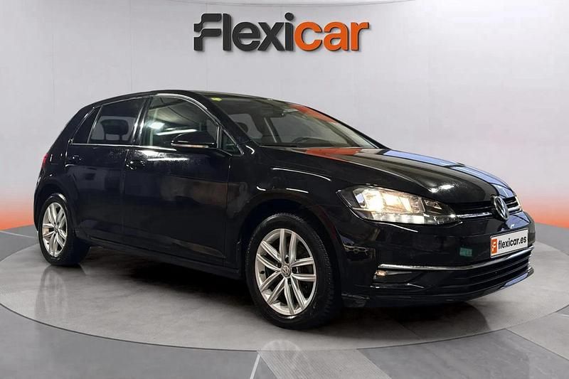Negro Usado 2018 VW Golf Advance Berlina | 13.390 € (Super precio) - Imagen 1/4
