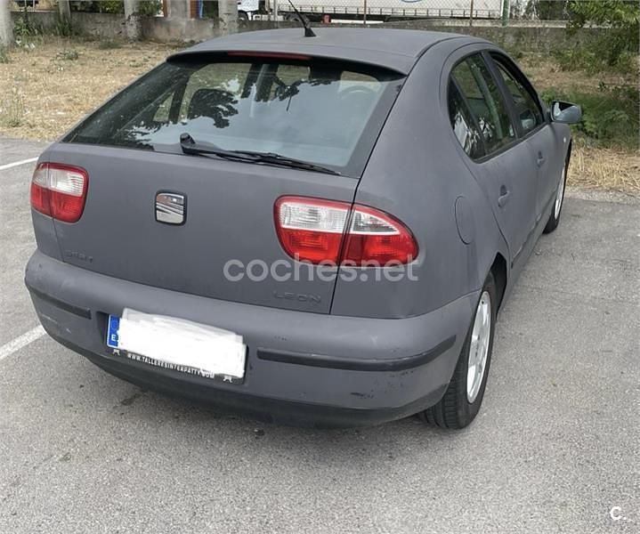 Usado Seat Leon Sport 105 HP (77 kW) 2002 Cinzento Citadino