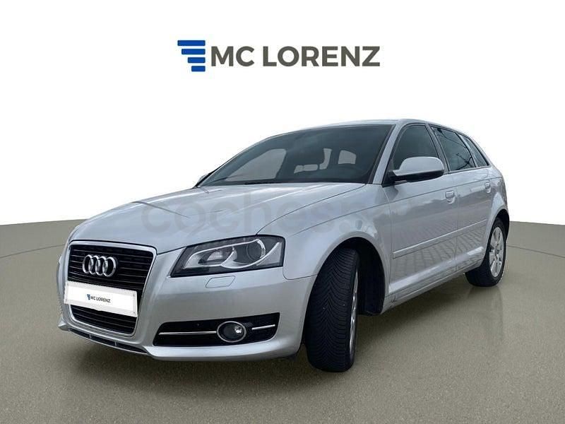 Usado Audi A3 Attraction 105 CV (77 kW) 2011 Gris / plata Utilitario