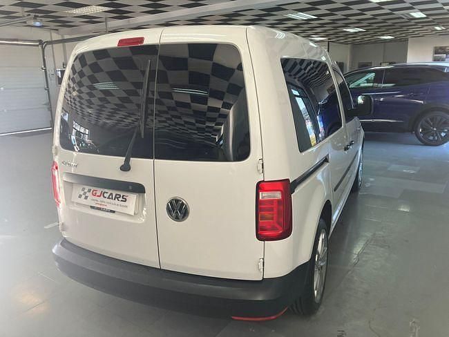 Usado VW Caddy Edition 75 CV (55 kW) 2018 Blanco Monovolumen