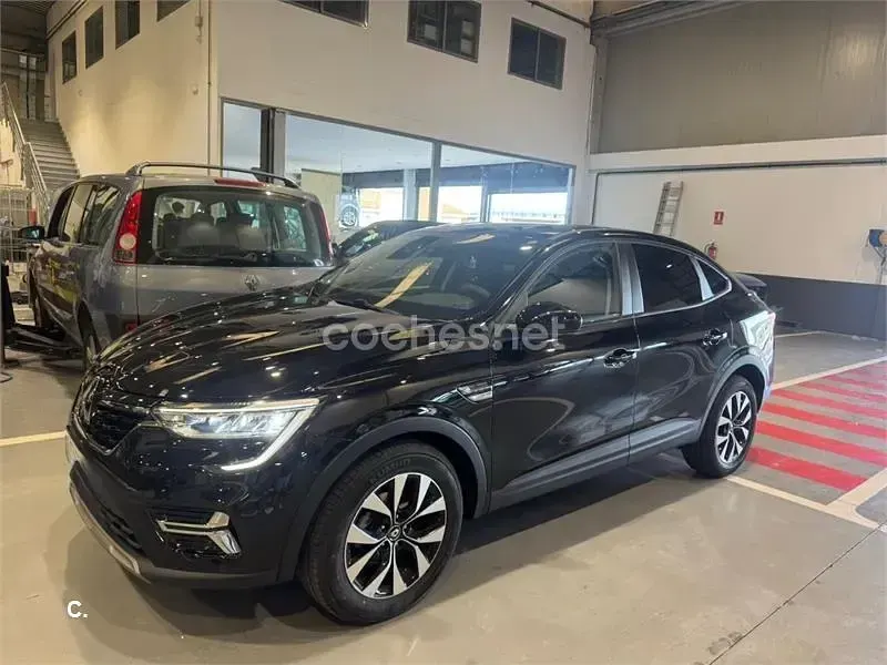 Usado Renault Arkana Evolution 140 CV (102 kW) 2023 Negro SUV