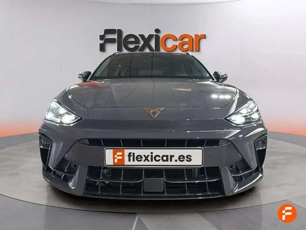 Usado Cupra Leon 150 CV (110 kW) 2025 Gris Utilitario