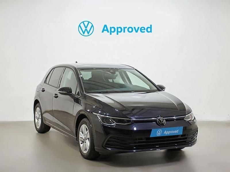 Negro Usado 2025 VW Golf VIII Life Berlina | 24.490 € (Buen precio) - Imagen 1/4