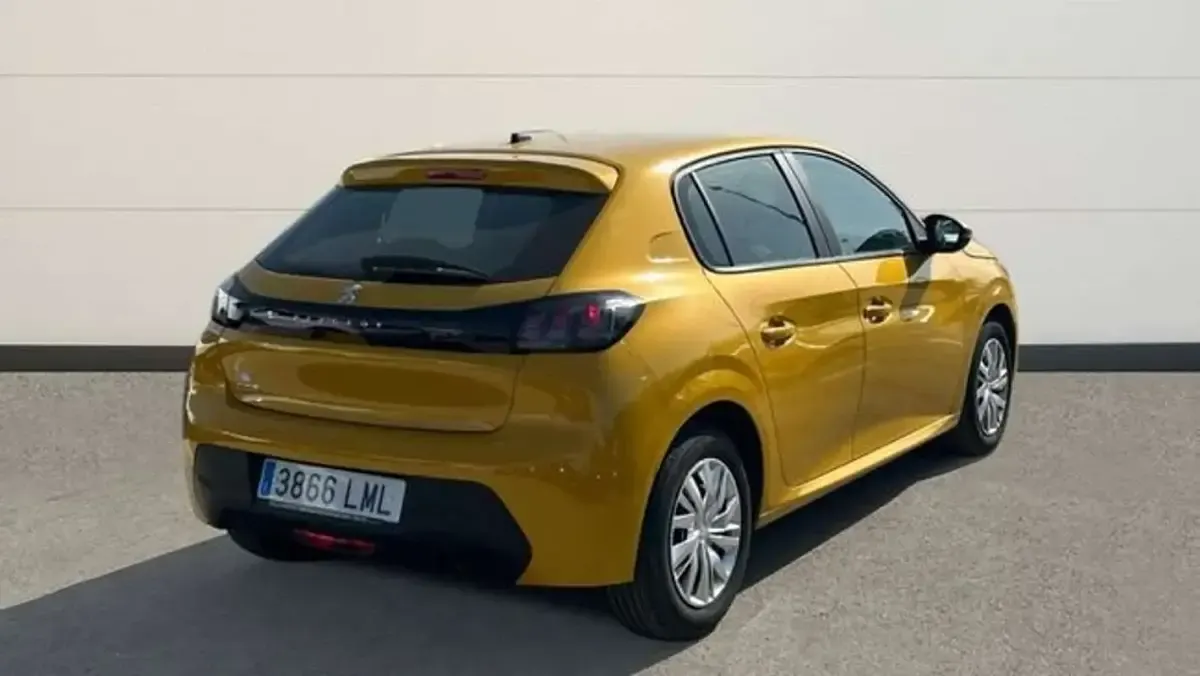 Usado Peugeot 208 Active 75 CV (55 kW) 2021 Amarillo Utilitario
