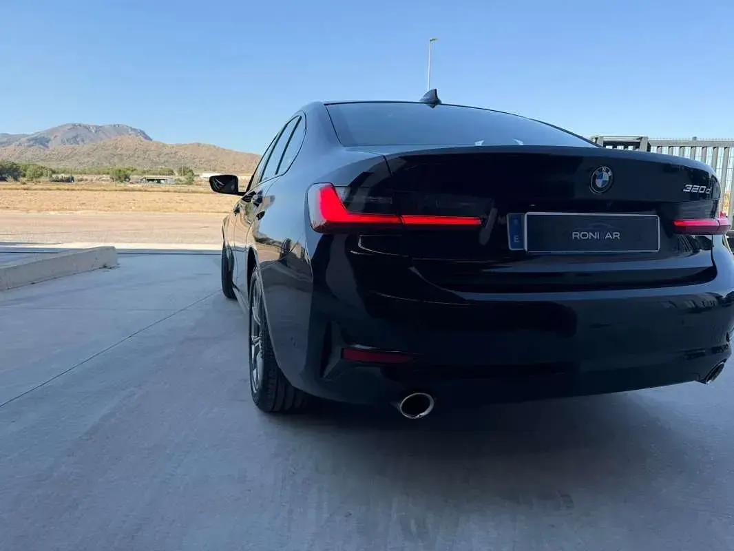 Usado BMW 320 Comfort Edition 190 CV (139 kW) 2021 Negro Berlina