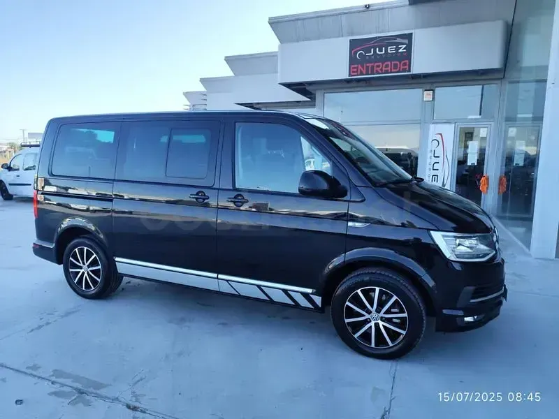 Usado VW Multivan Highline 204 CV (150 kW) 2018 Negro Monovolumen