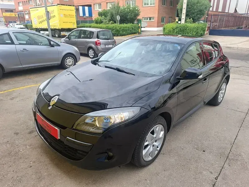 Usado Renault Mégane III Dynamique 110 CV (80 kW) 2011 Negro Berlina