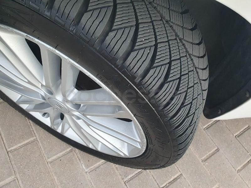 Usado Kia Carens 115 CV (84 kW) 2018 Blanco Monovolumen