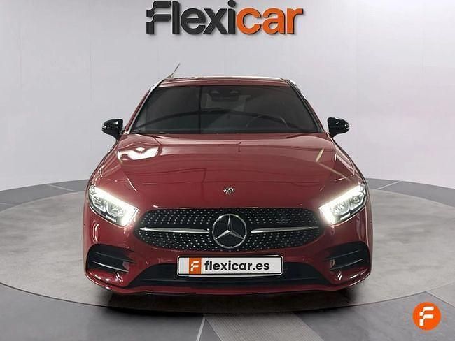 Usado Mercedes A180 109 CV (80 kW) 2018 Rojo Berlina