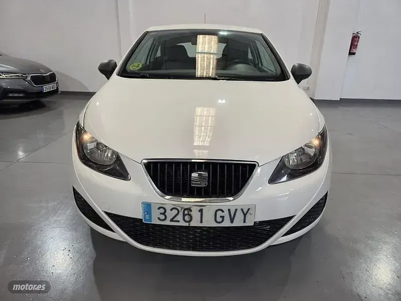 Usado Seat Ibiza SC Reference 80 CV (58 kW) 2010 Blanco Utilitario