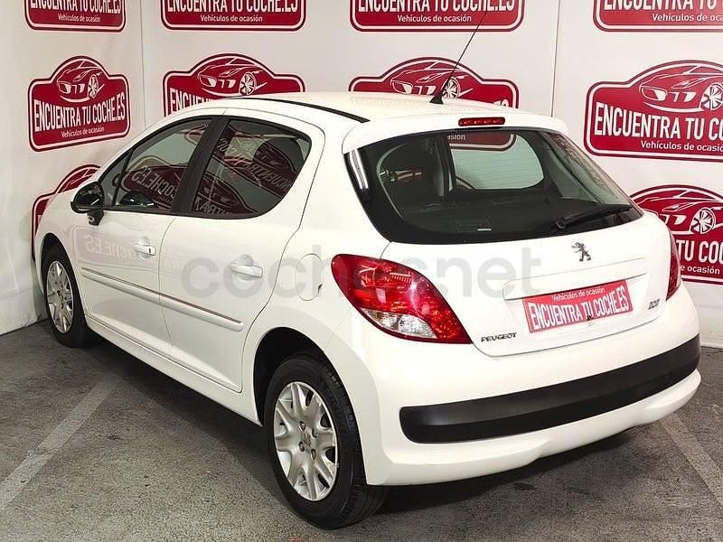 Usado Peugeot 207 Active 75 CV (55 kW) 2011 Blanco Berlina