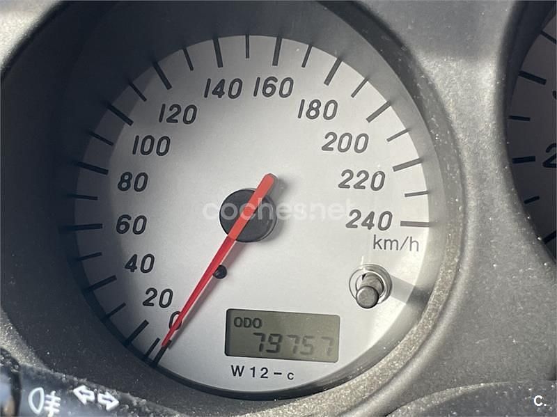 Usado Toyota MR2 140 CV (102 kW) 2000 Rojo Descapotable