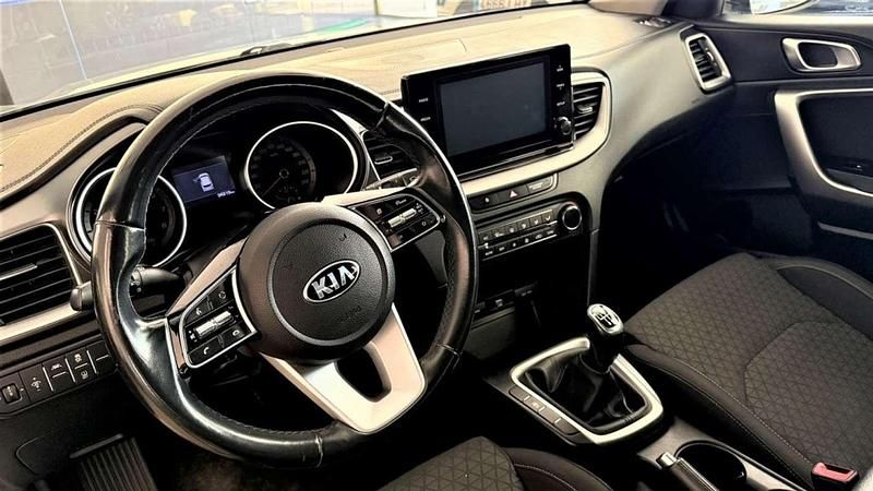 Usado Kia XCeed 120 CV (88 kW) 2020 Plateado SUV