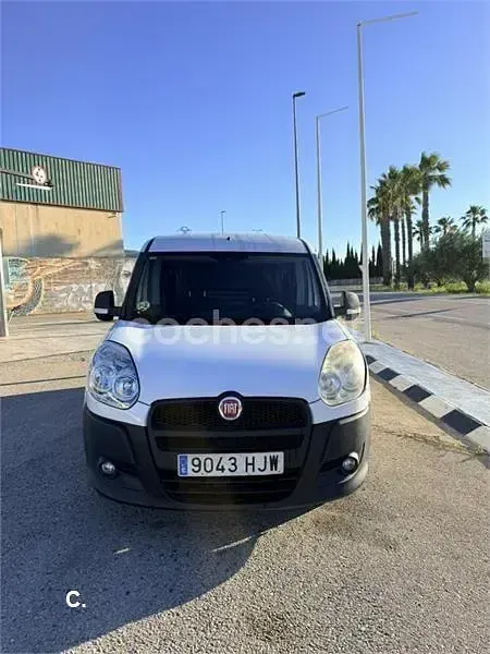 Używany Fiat Doblò 90 KM (66 kW) 2012 Biały Minivan