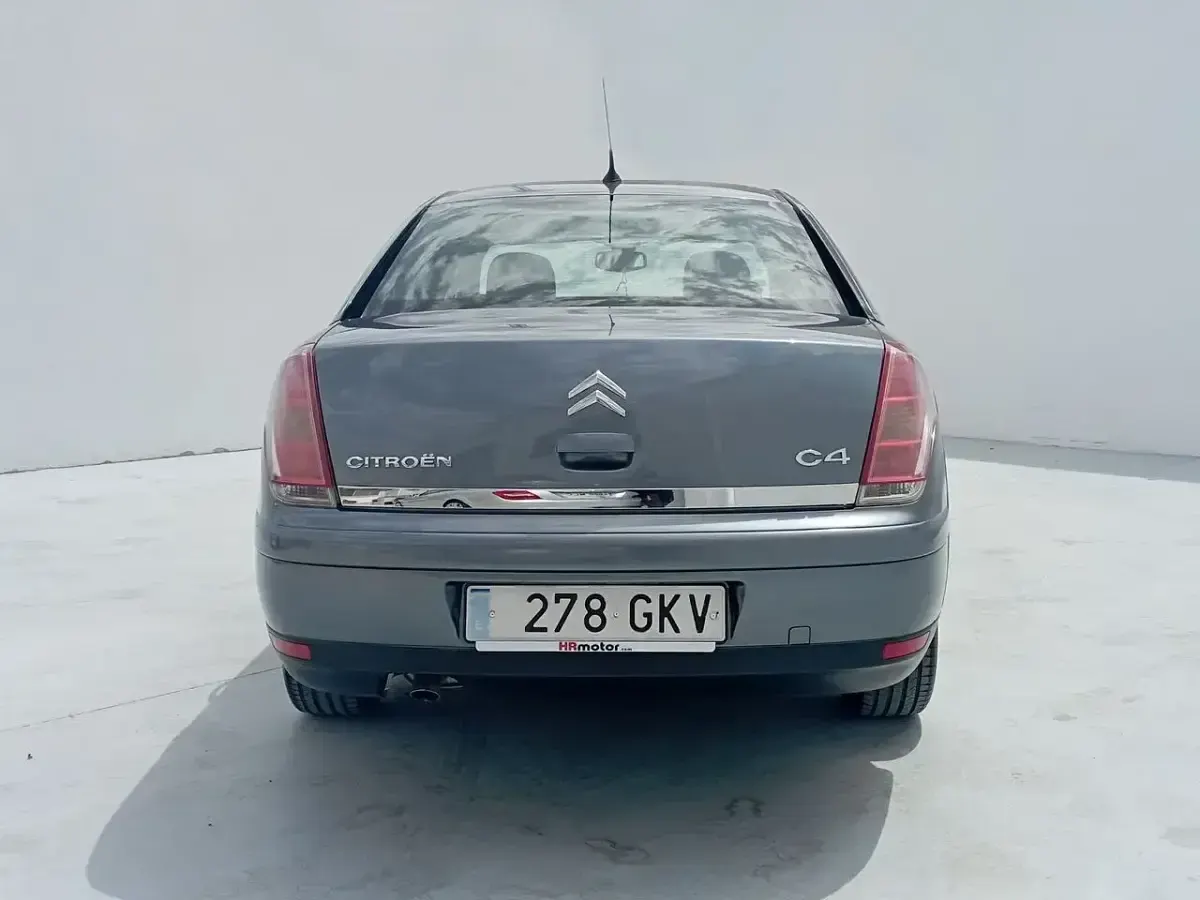 Usado Citroën C4 110 CV (80 kW) 2008 Gris Berlina