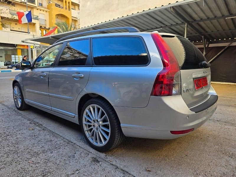 Usado Volvo V50 Summum 109 CV (80 kW) 2007 Gris / plata Familiar