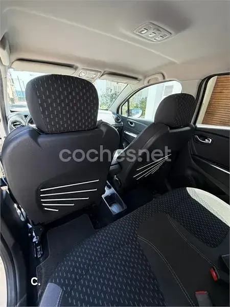 Usado Renault Captur Zen 120 CV (88 kW) 2018 Blanco SUV
