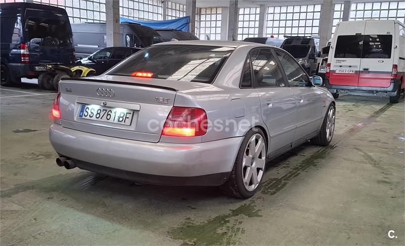 Usado Audi A4 150 CV (110 kW) 1999 Gris / plata Berlina