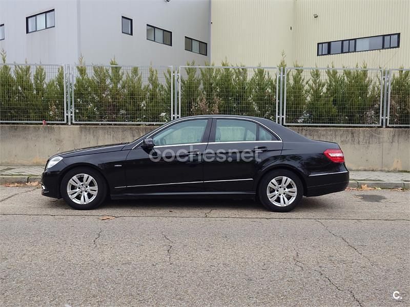 Usado Mercedes E220 Elegance 170 CV (125 kW) 2009 Negro Berlina