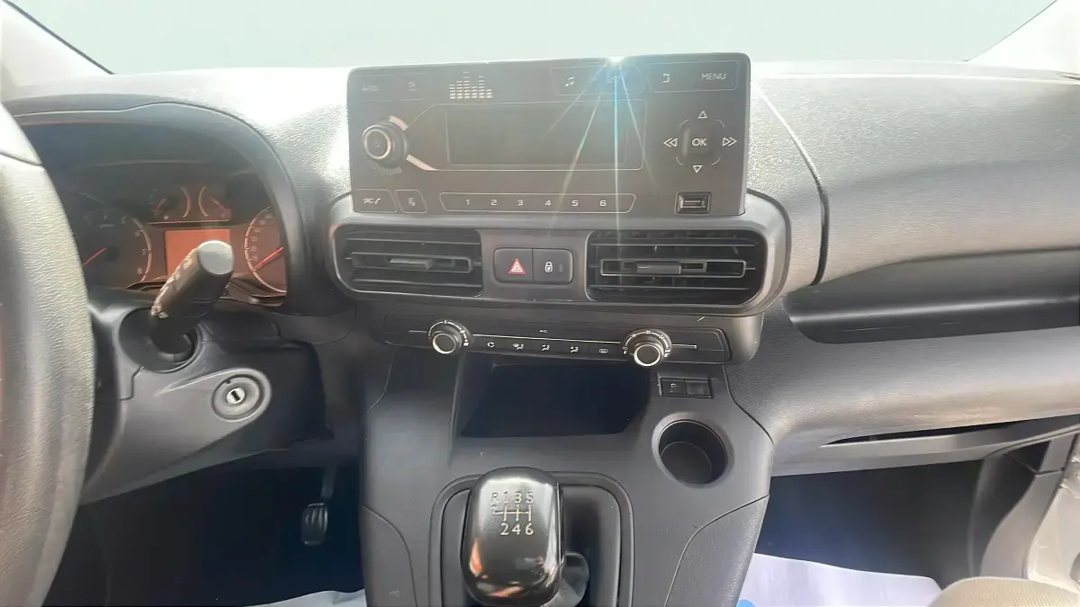 Usado Opel Combo Edition 102 CV (75 kW) 2021 Blanco Monovolumen