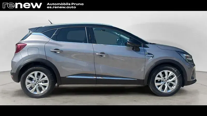 Usado Renault Captur Zen 90 CV (66 kW) 2022 Gris / plata SUV