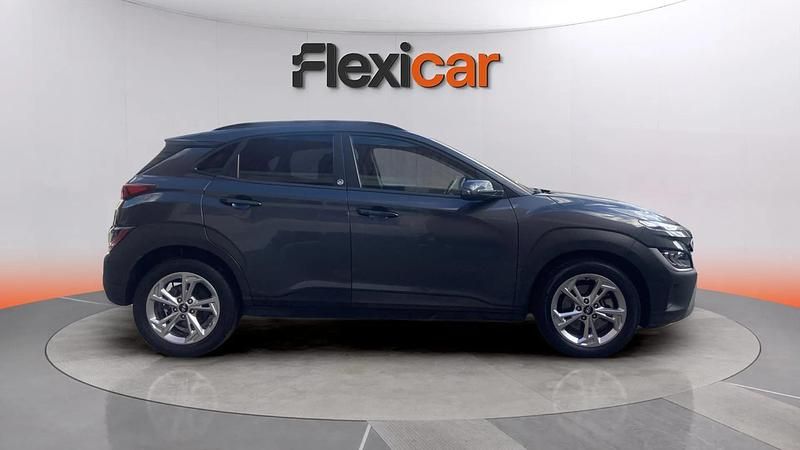 Usado Hyundai Kona 120 CV (88 kW) 2022 Negro SUV