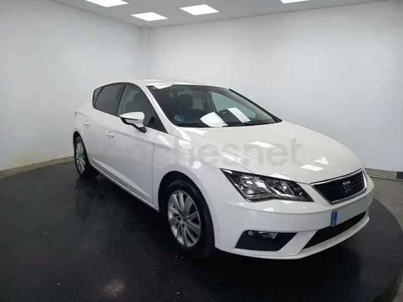 Usado Seat Leon Reference 110 CV (80 kW) 2018 Blanco Berlina