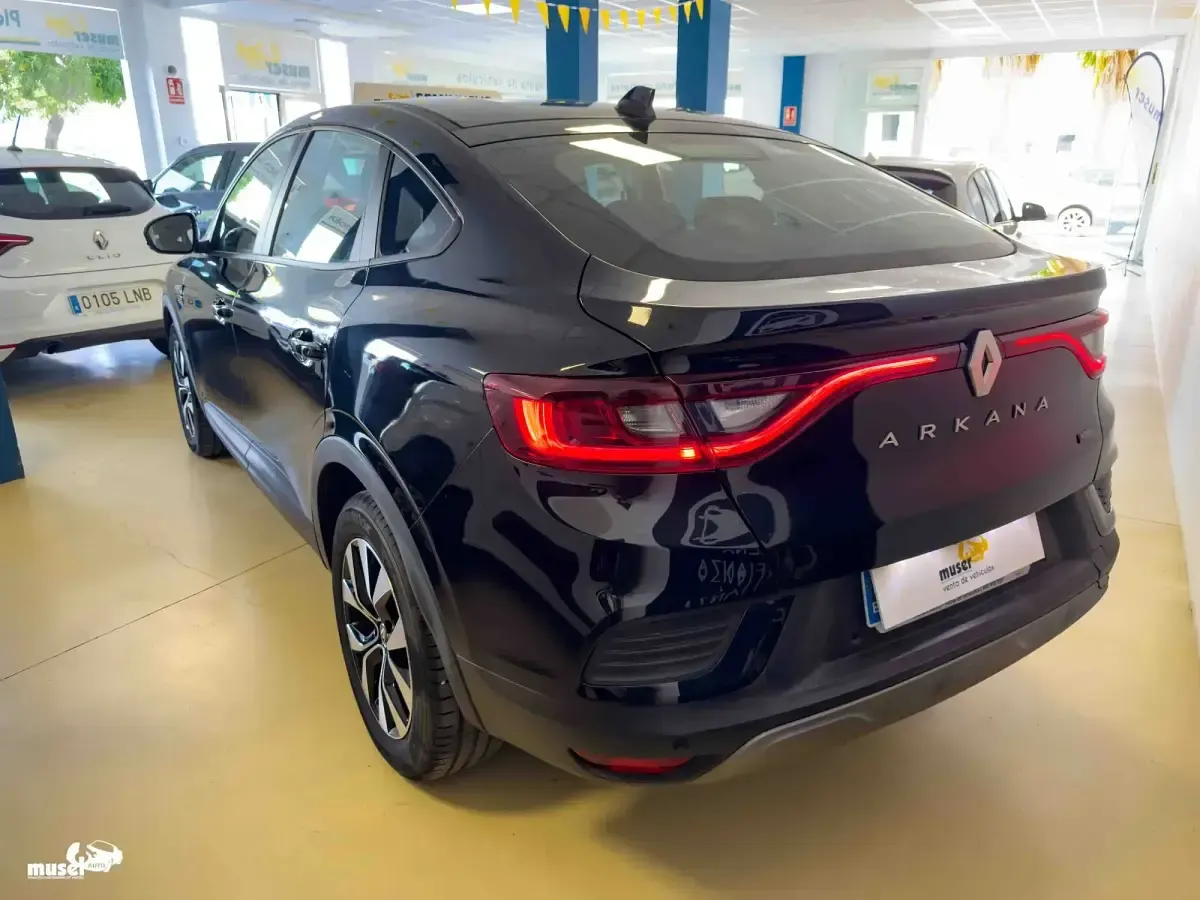 Usado Renault Arkana Intens 145 CV (106 kW) 2022 Negro SUV