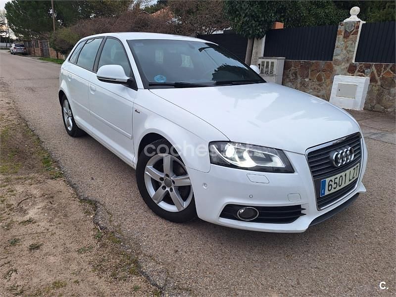 Usado Audi A3 Ambition 125 CV (91 kW) 2010 Blanco Utilitario