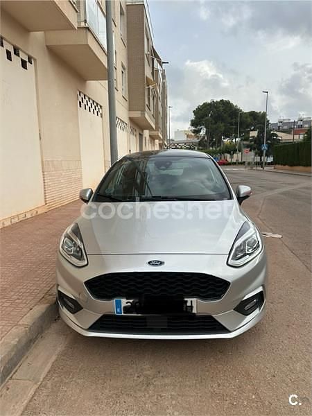 Gris / plata Usado 2018 Ford Fiesta ST-Line Utilitario | 14.000 € (Un poco caro) - Imagen 1/4