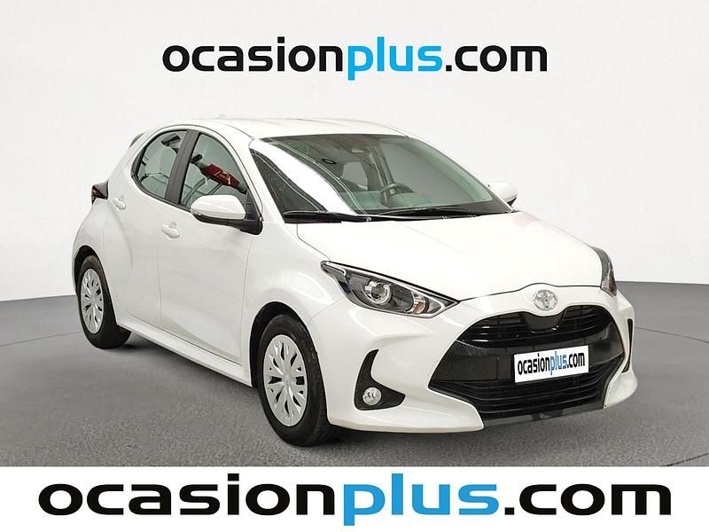 Usado Toyota Yaris Active 69 CV (50 kW) 2023 Blanco Utilitario