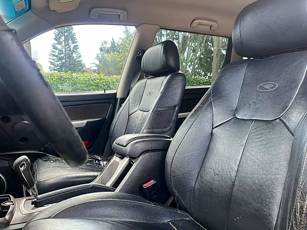 Usado SsangYong Rexton Limited 165 CV (121 kW) 2006 Negro SUV