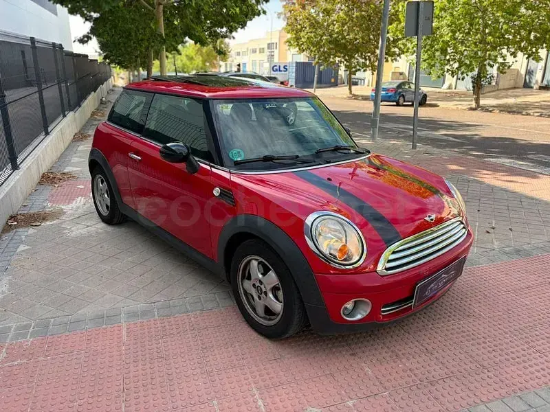 Usado Mini ONE 90 CV (66 kW) 2007 Rojo Utilitario
