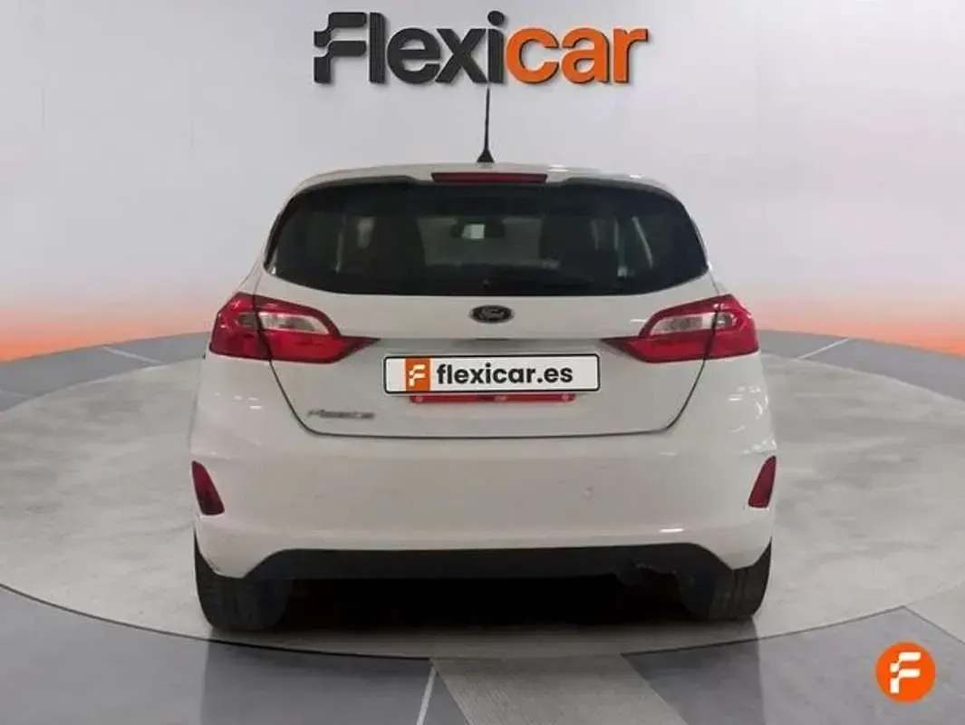 Usado Ford Fiesta Active 101 CV (74 kW) 2019 Blanco Utilitario