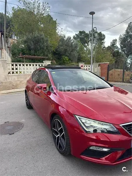 Usado Seat Leon FR 150 CV (110 kW) 2020 Granate Berlina