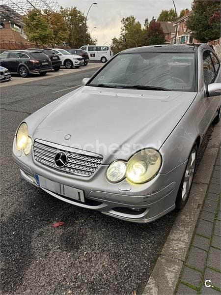 Gris / plata Usado 2007 Mercedes C220 Sport Edition Berlina | 4800 € (Buen precio) - Imagen 1/4
